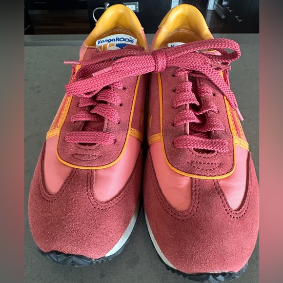 Retro KangaROOS w/classic side zip pouch - Picture 2 of 5